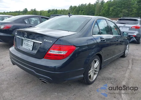 2014 Mercedes-Benz C 300 Luxury 4Matic/Sport 4Matic z USA, uszkodzony, nr VIN WDDGF8AB2EA937399